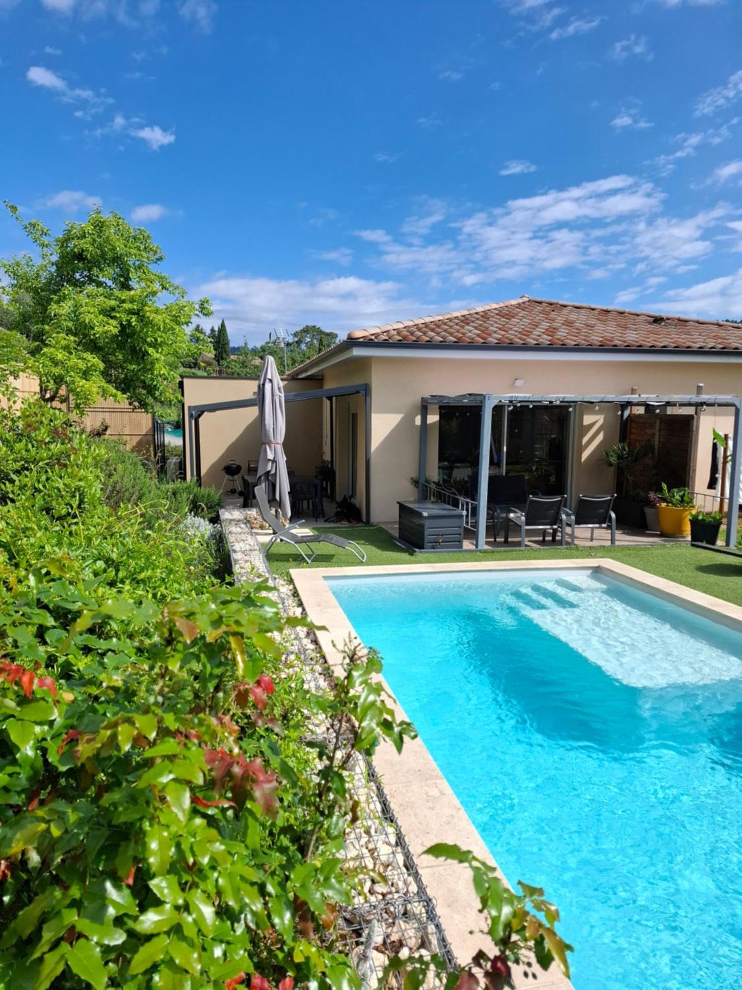 La Villa Des Papillons De Dugradus Обена Экстерьер фото